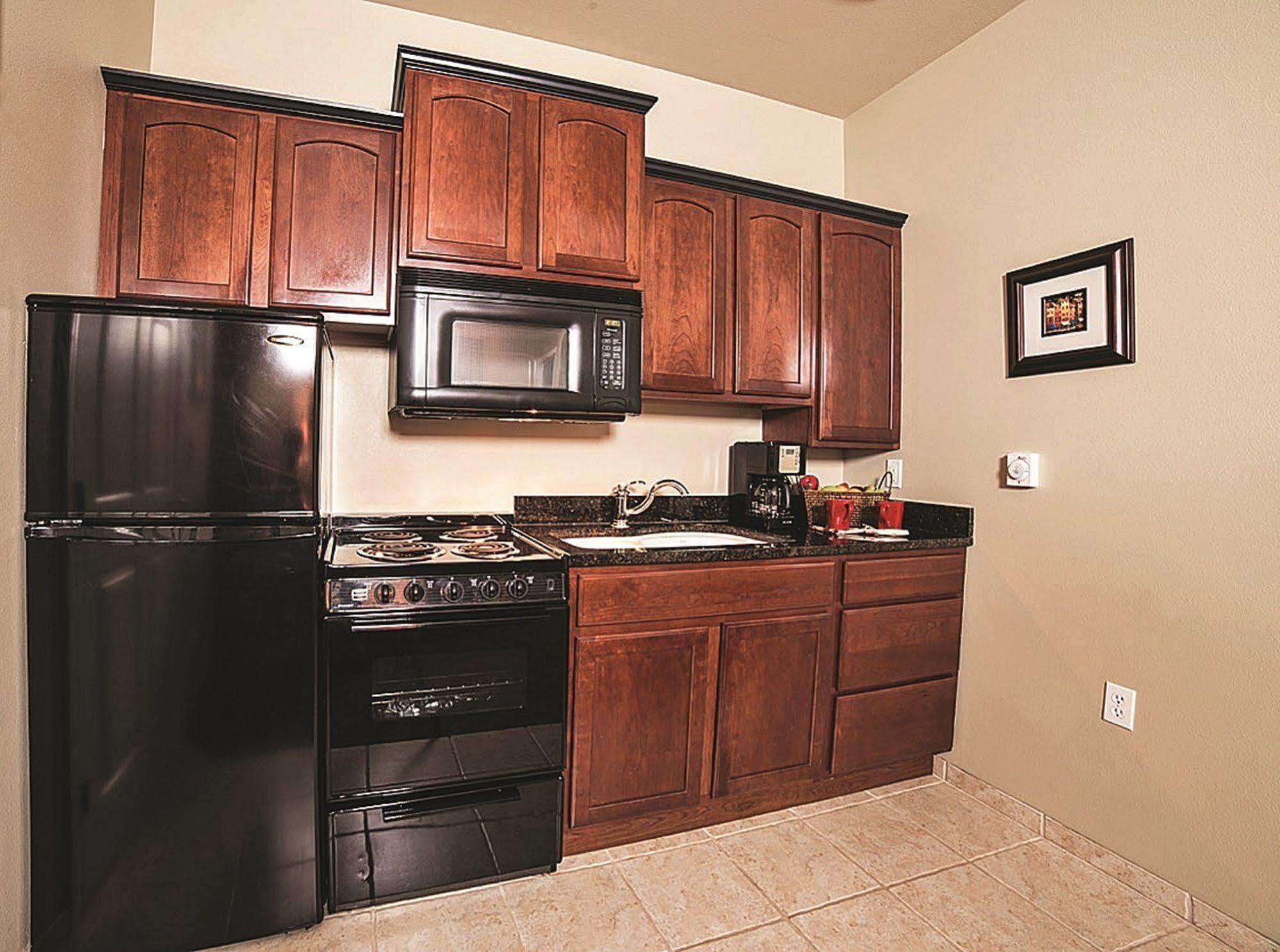 Stratford Suites Spokane Airport แอร์เวย์ไฮส์ ภายนอก รูปภาพ