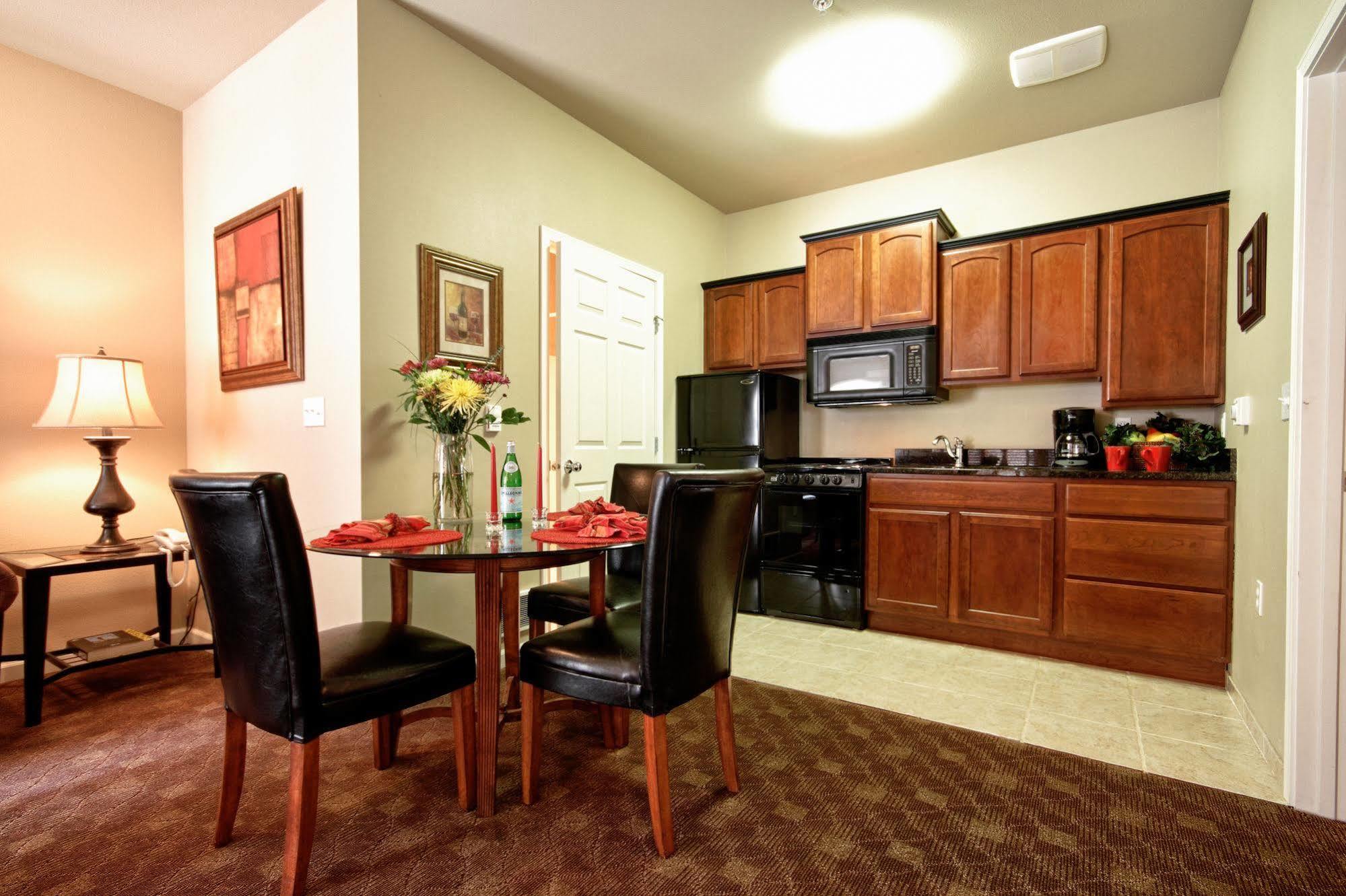 Stratford Suites Spokane Airport แอร์เวย์ไฮส์ ภายนอก รูปภาพ